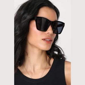 NWT Lulu's Unfazed Babe Black Sunglasses